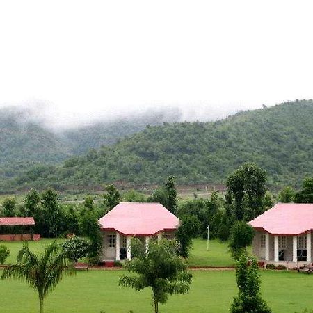 Tiger Den Resort Khilchīpur Dış mekan fotoğraf